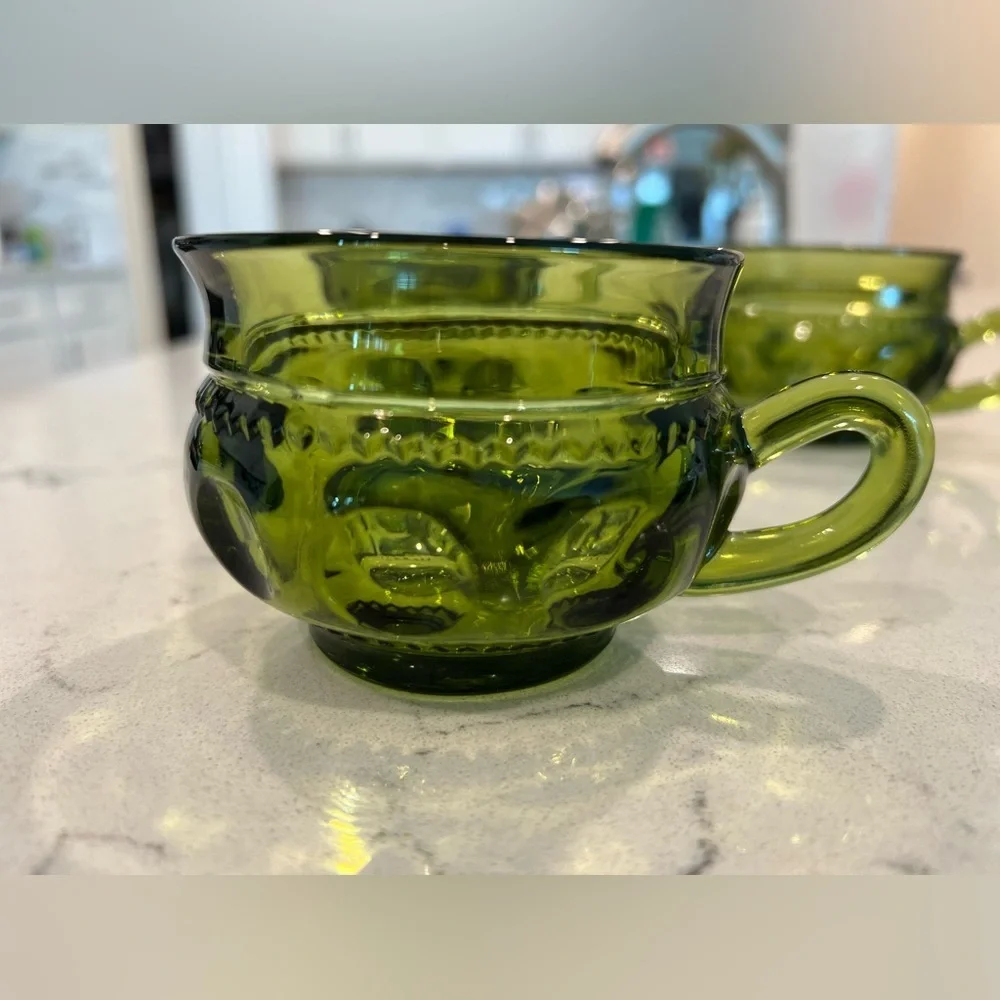 Tiara green thumbprint cups